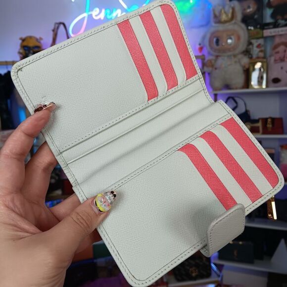 Unused Prada Valentines Day Limited Edition White Saffianon Leather Mid Size Wal - Picture 7 of 9